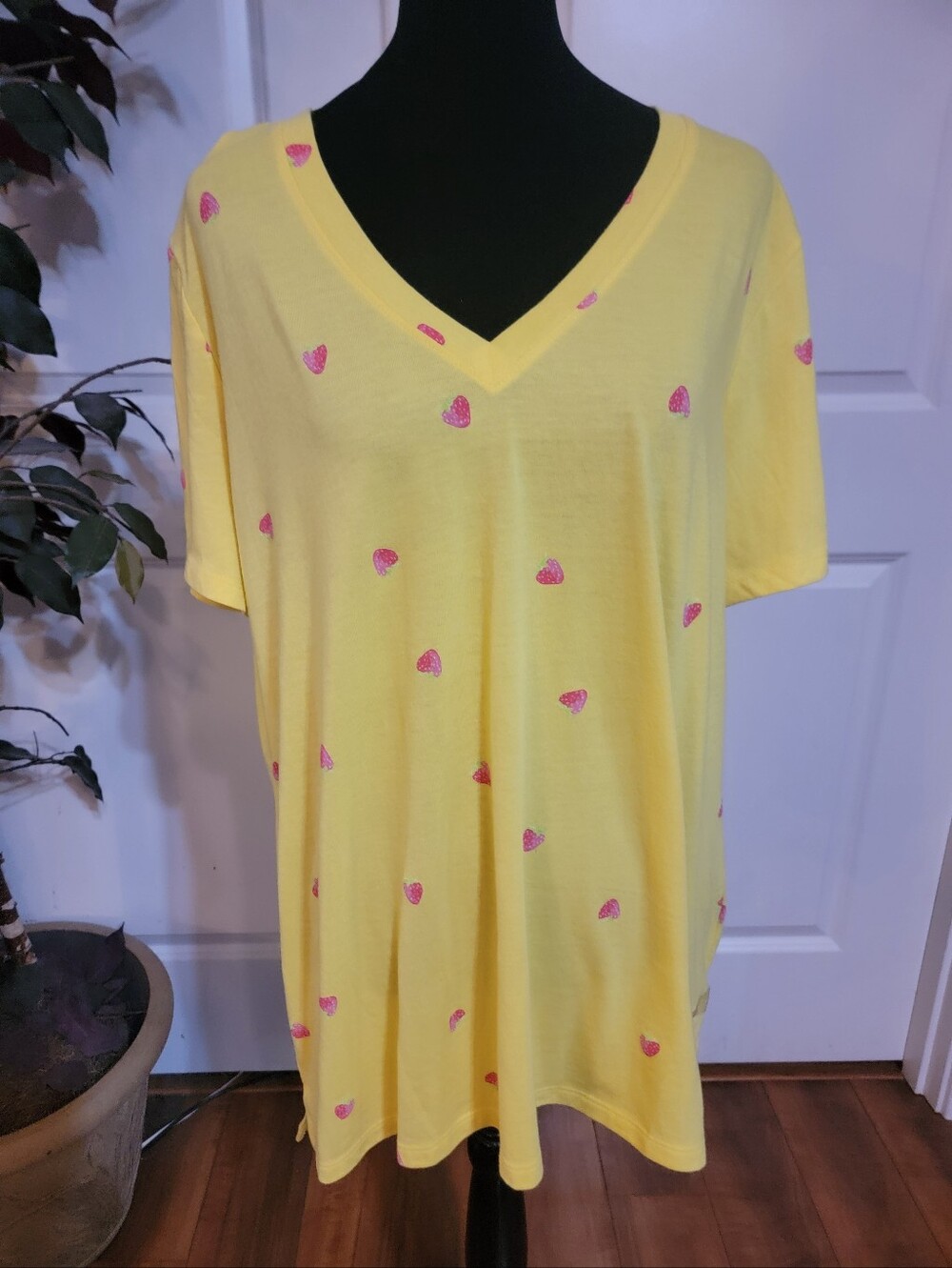 a.n.a Yellow V-Neck Short Sleeve Tee with Straeberry Motif